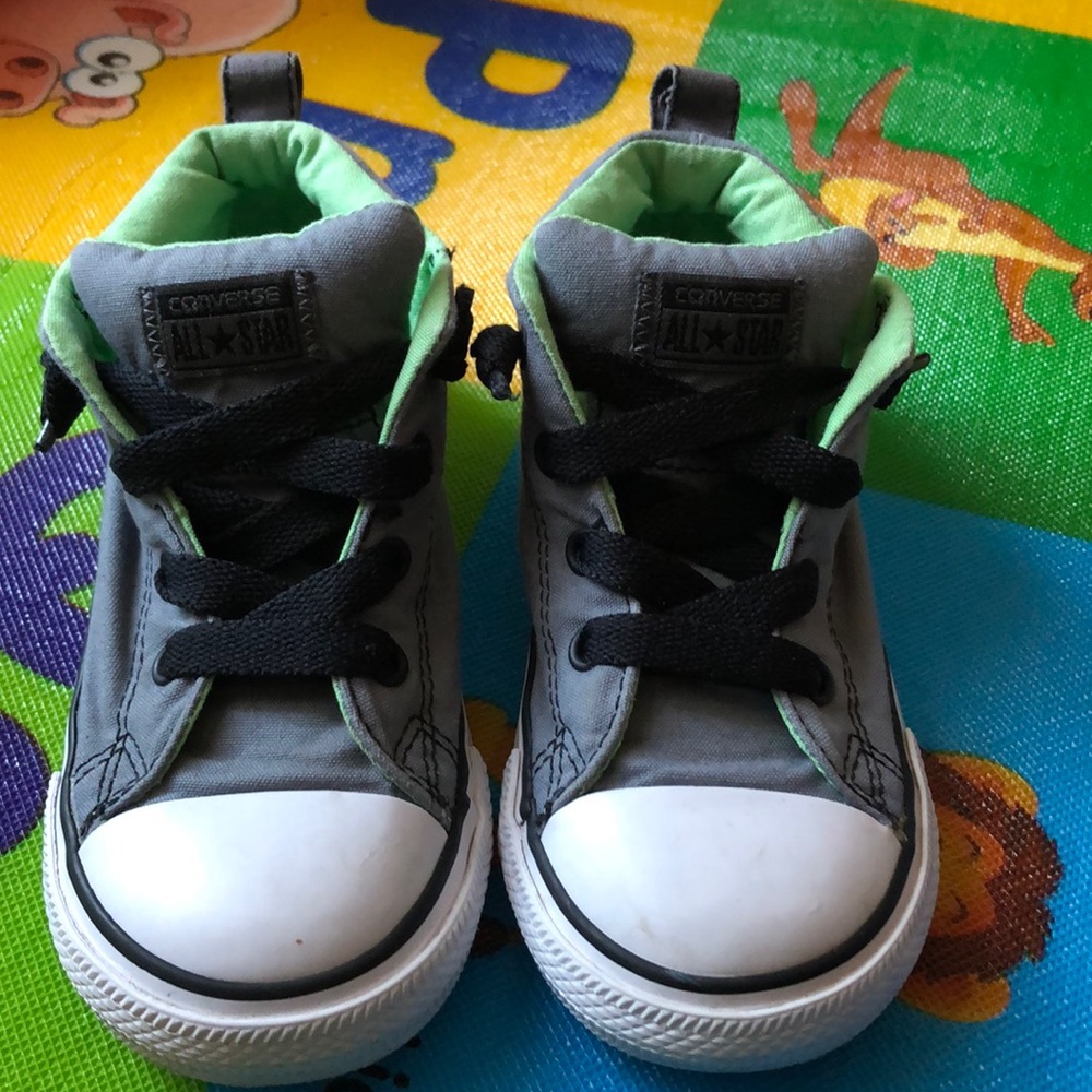 Converse size 10 Chuck Taylors